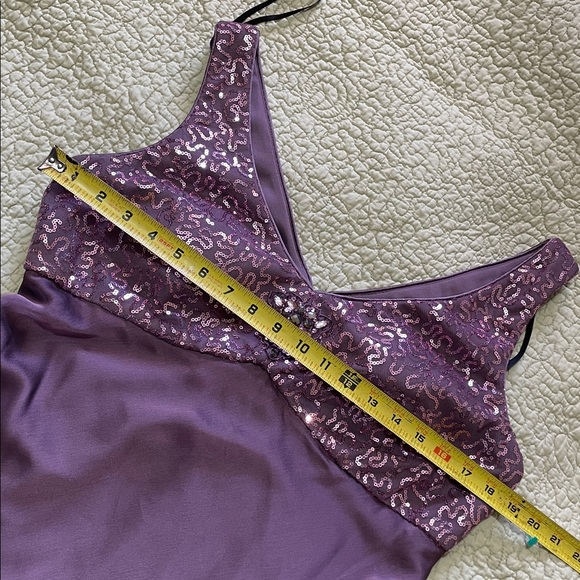 Ignite evenings, ruffled sequin gown with matching cape - Picture 5 of 7